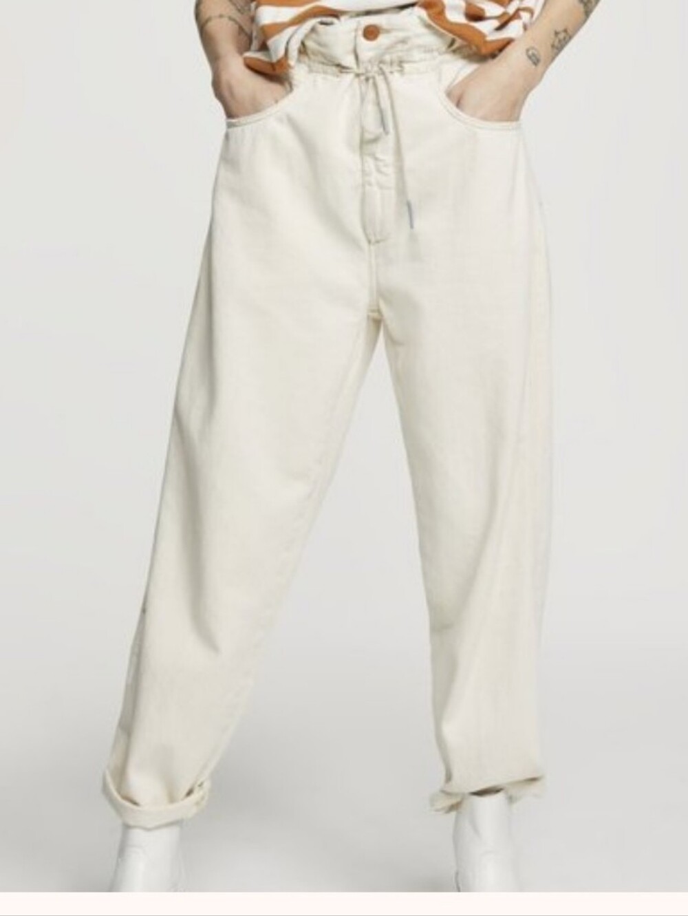 Closed Cream High-Rise Paperbag Waist Pants. LEXI